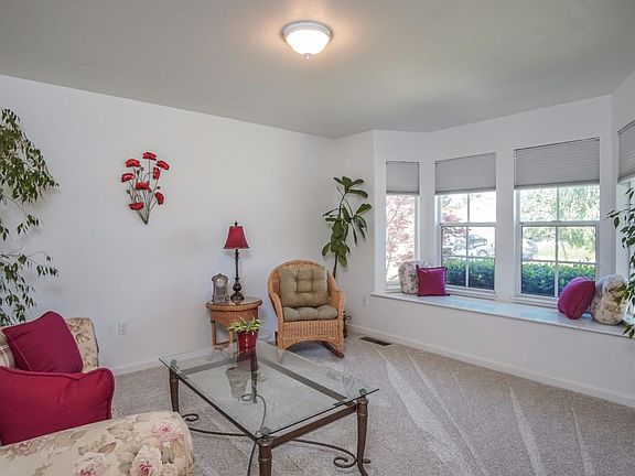 3rd image of 2101 Calistoga Dr