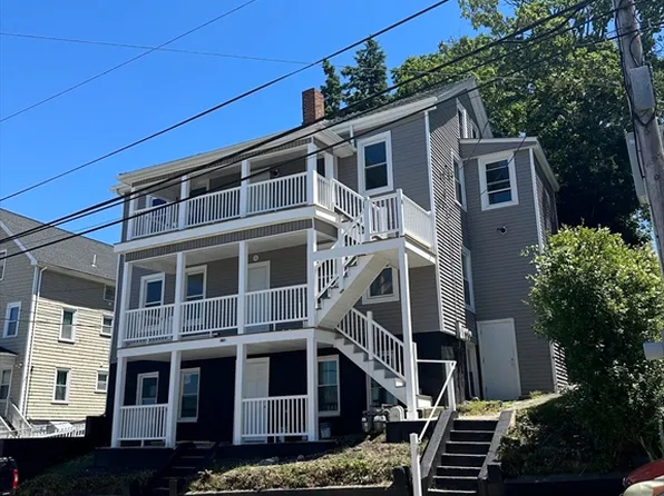 127 Barnaby St, Fall River, MA 02720