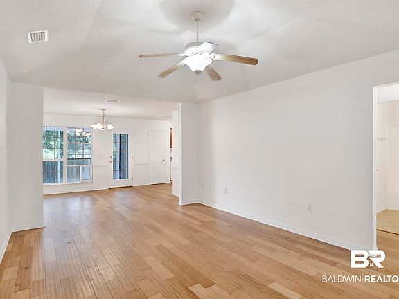 5th image of 7610 Avery Ln