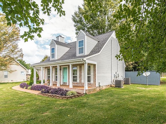 2nd image of 2713 Learcrest Ct