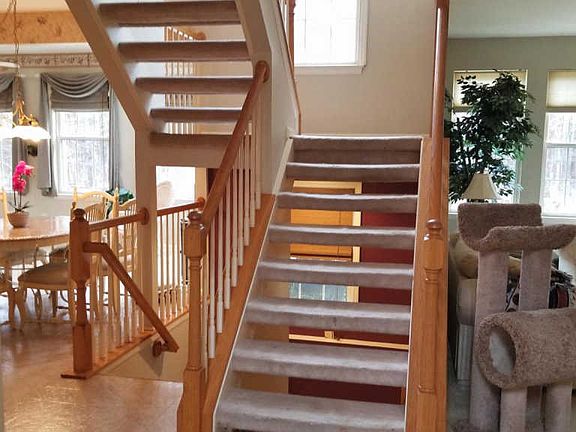 3rd image of 35 Pemberton Ln