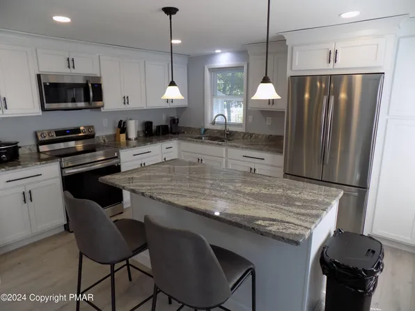 53 Foothill Rd, Albrightsville, PA 18210