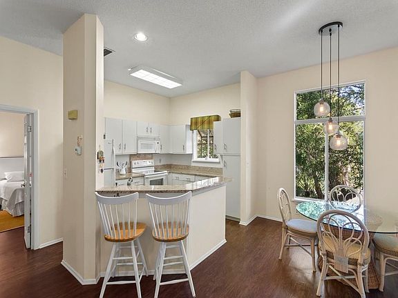 5th image of 1315 Winding Oaks Cir E APT 907