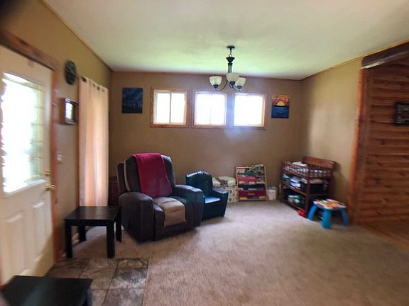 3rd image of 322 Maple St