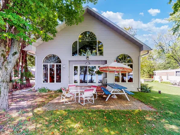9452 Saint Bernadette Rd, Suring, WI 54174