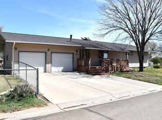 104 E 7th St, Quinter, KS 67752