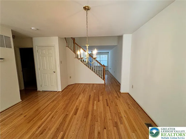 4142 Huckleberry Dr — Photo 8