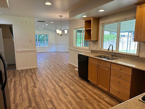 4th image of 1518 143rd Pl SW