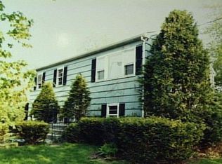 1 Dixie Ln, Norwalk, CT 06854