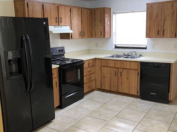 4th image of 244 Orchard St APT 2