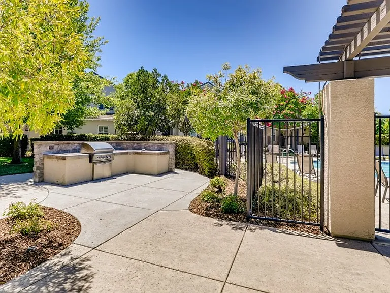 70 Chambord Way — Photo 27