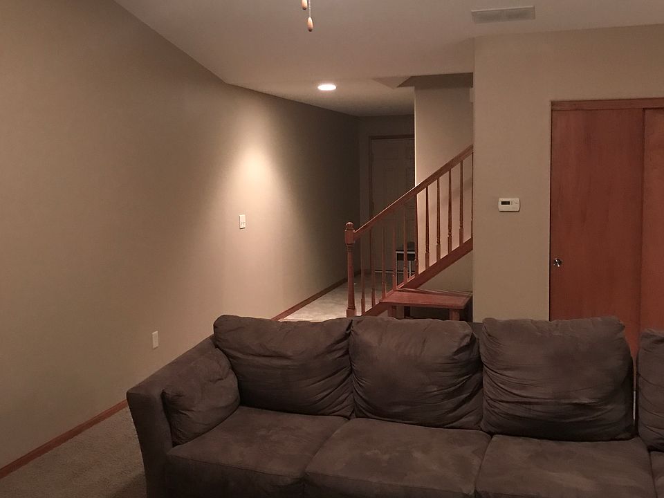 1st image of 4825 Algonquin Dr #3