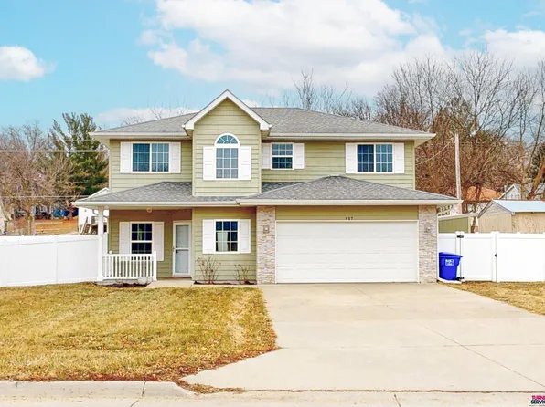 607 N Elm St, Avoca, IA 51521