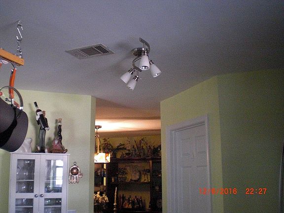 4th image of 6000 Suntan Cir