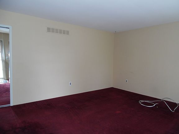 5th image of 191 S John Hix St
