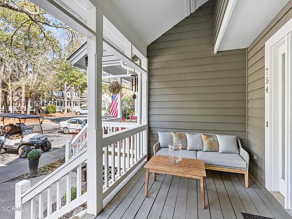 4th image of 754 Indigo Village Court