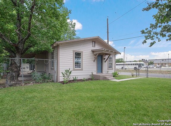 2nd image of 834 Frank St