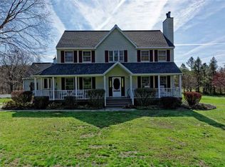 3 Rolling Ridge Dr, East Greenbush, NY 12061
