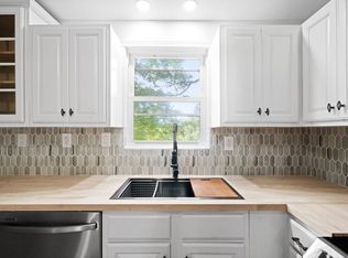 2392 Rawlings Rd, Woodlawn, TN 37191