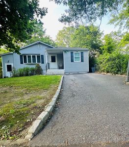 7 Oaklawn Avenue, Farmingville, NY, 11738