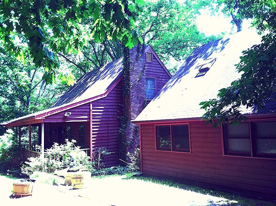 1st image of 161 Falling Oak Ln