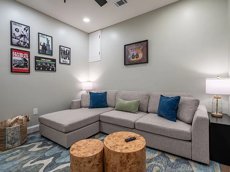 Building's Lounge