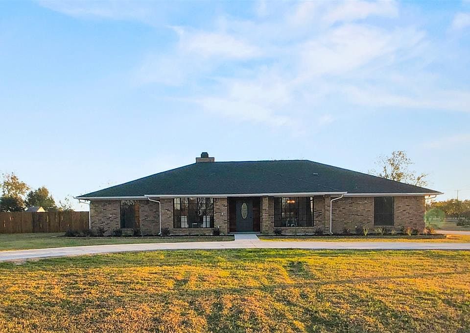 1st image of 3417 Morfeld Dr