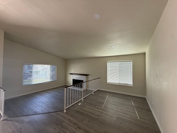 3rd image of 14130 Barrymore St