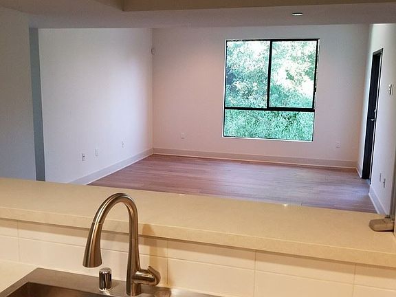 3rd image of 843 N Fuller Ave #7704085