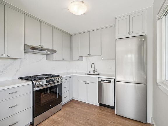 4th image of 126 Edwards Ave #126