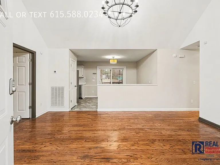 7184 Chester Rd — Photo 3