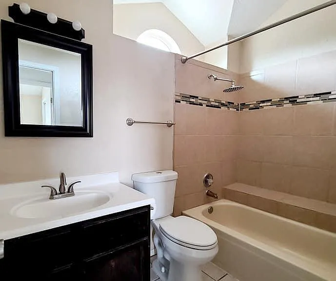 765 Colchester Dr — Photo 17