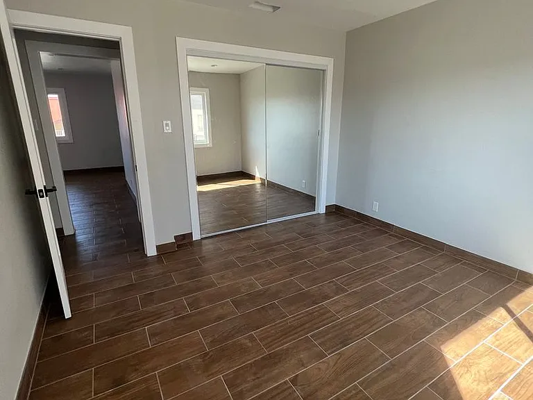 1819 S Manhattan Pl — Photo 30