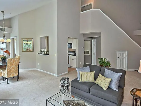 5948 Founders Hill Dr, Alexandria, VA