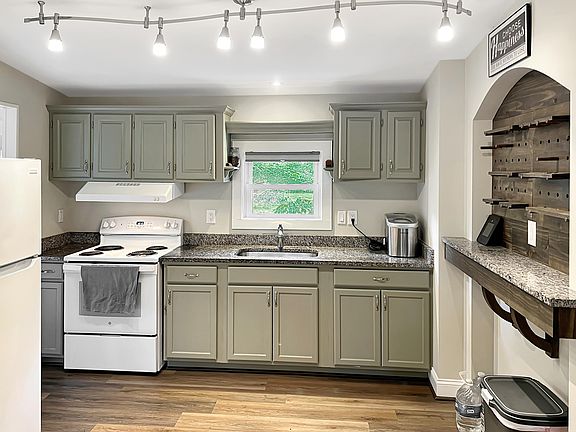 4th image of 259 Gaines Cir