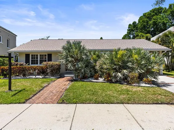 2400 Andalusia Way NE, Saint Petersburg, FL 33704