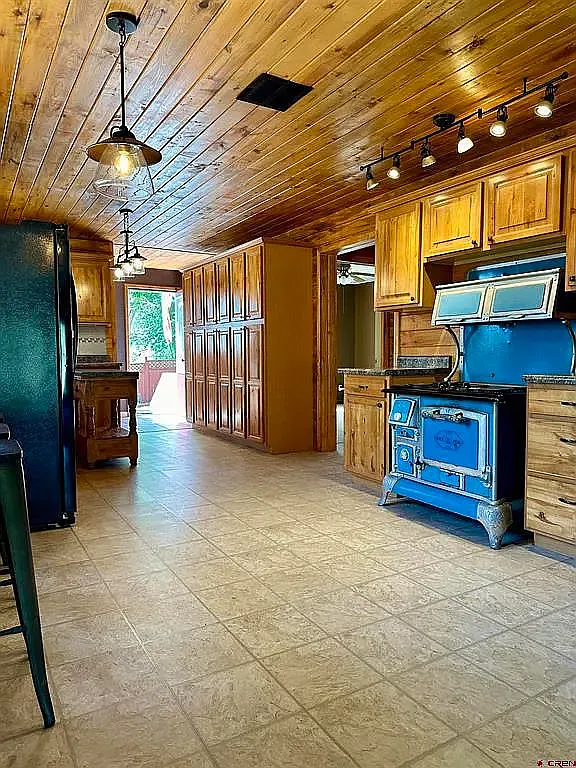 3 bed, 1434 sqft, $2,500 — Photo 2