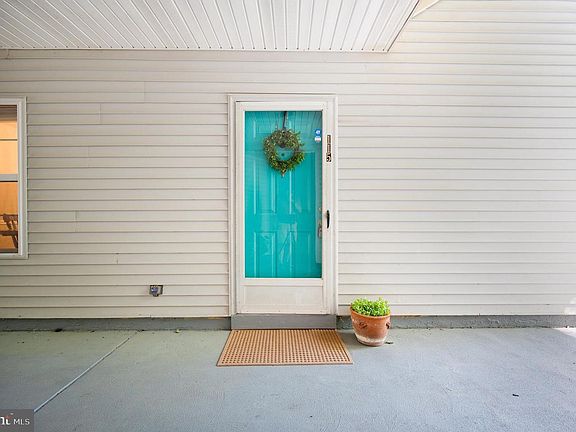 5th image of 115 Stone Hurst Ct #115