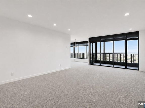 4th image of 5 Horizon Road #2909