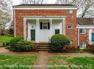 3576 Martha Custis Dr, Alexandria, VA 22302