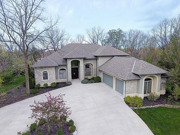 3rd image of 1736 White Oak Dr