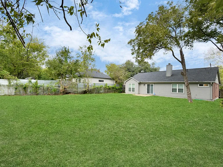 7830 Pardee St — Photo 30
