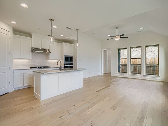 3533 Kings Court - Kitchen