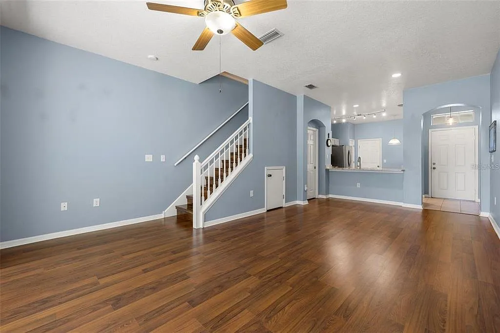 2 bed, 1.5 bath, 1272 sqft, $2,150 — Photo 3