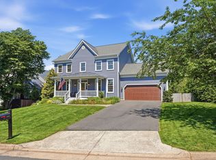 10206 Palmer Glen Ct, Oakton, VA 22124