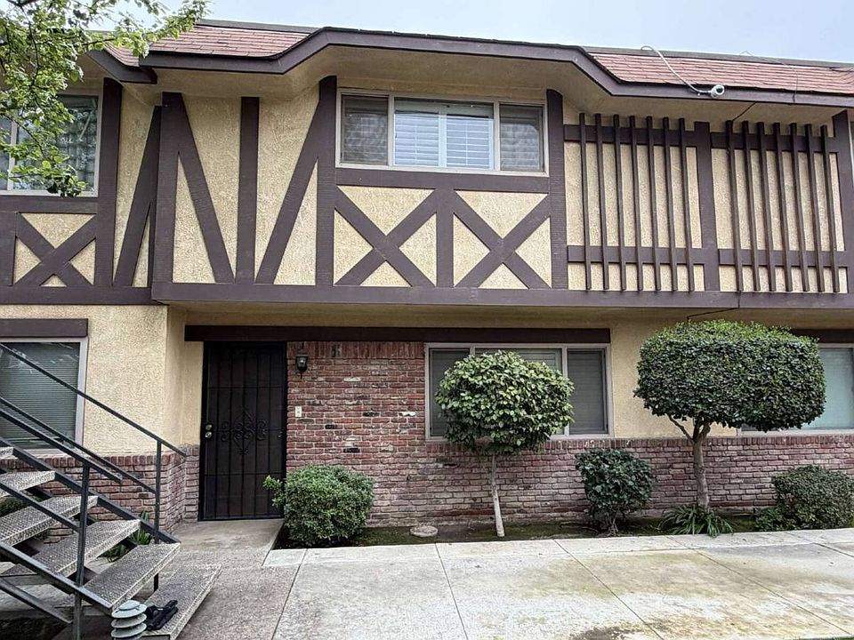 1st image of 600 Lansing Dr APT 16