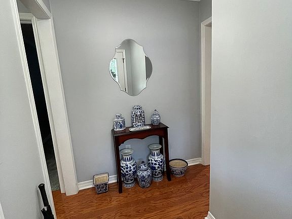 2nd image of 61 Sunnybrook Cir
