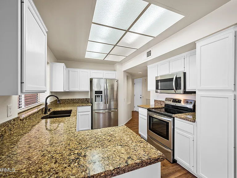 14802 W Greystone Dr — Photo 5
