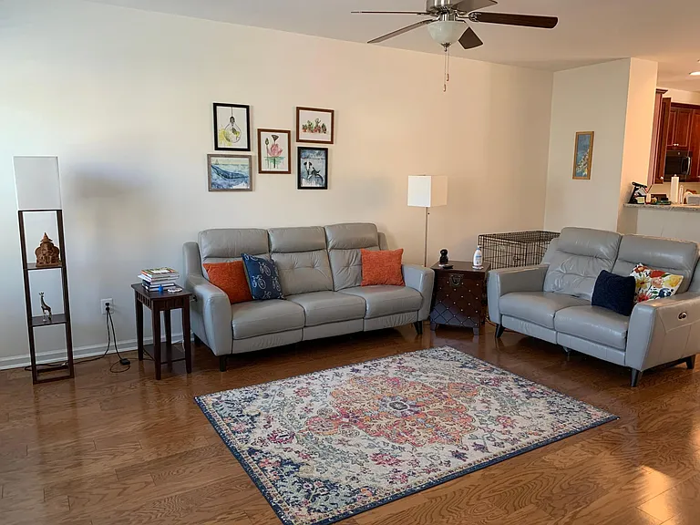 135 Longwood Dr — Photo 3
