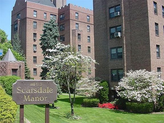 Scarsdale Manor has two manicured courtyard and all of your utilities (electric, gas, heat and hot w